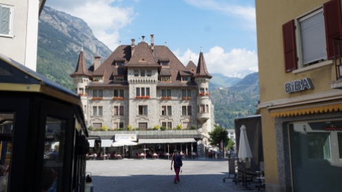 Gebäude in der Altstadt von Brig in der Schweiz Exploreglobal Reiseblog
