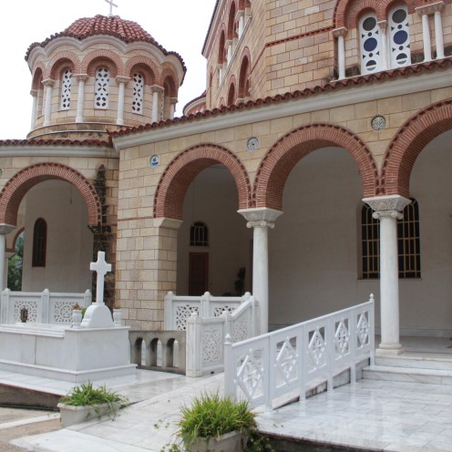 Der Eingangsbereich des Klosters Agios Nektarios auf der Insel Ägina